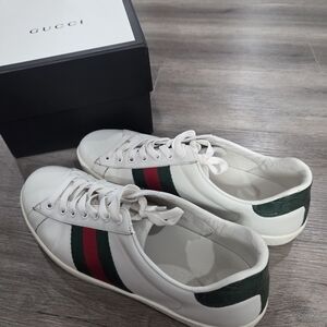 Gucci Men's White and Green Sneakers
